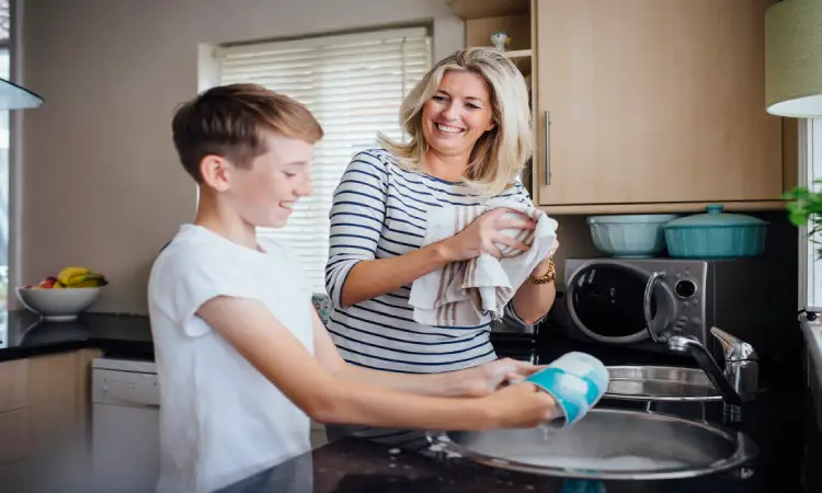 How to Become a Teenage Household Assistant