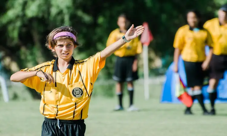 How to Become a Teenage Youth Sports Referee